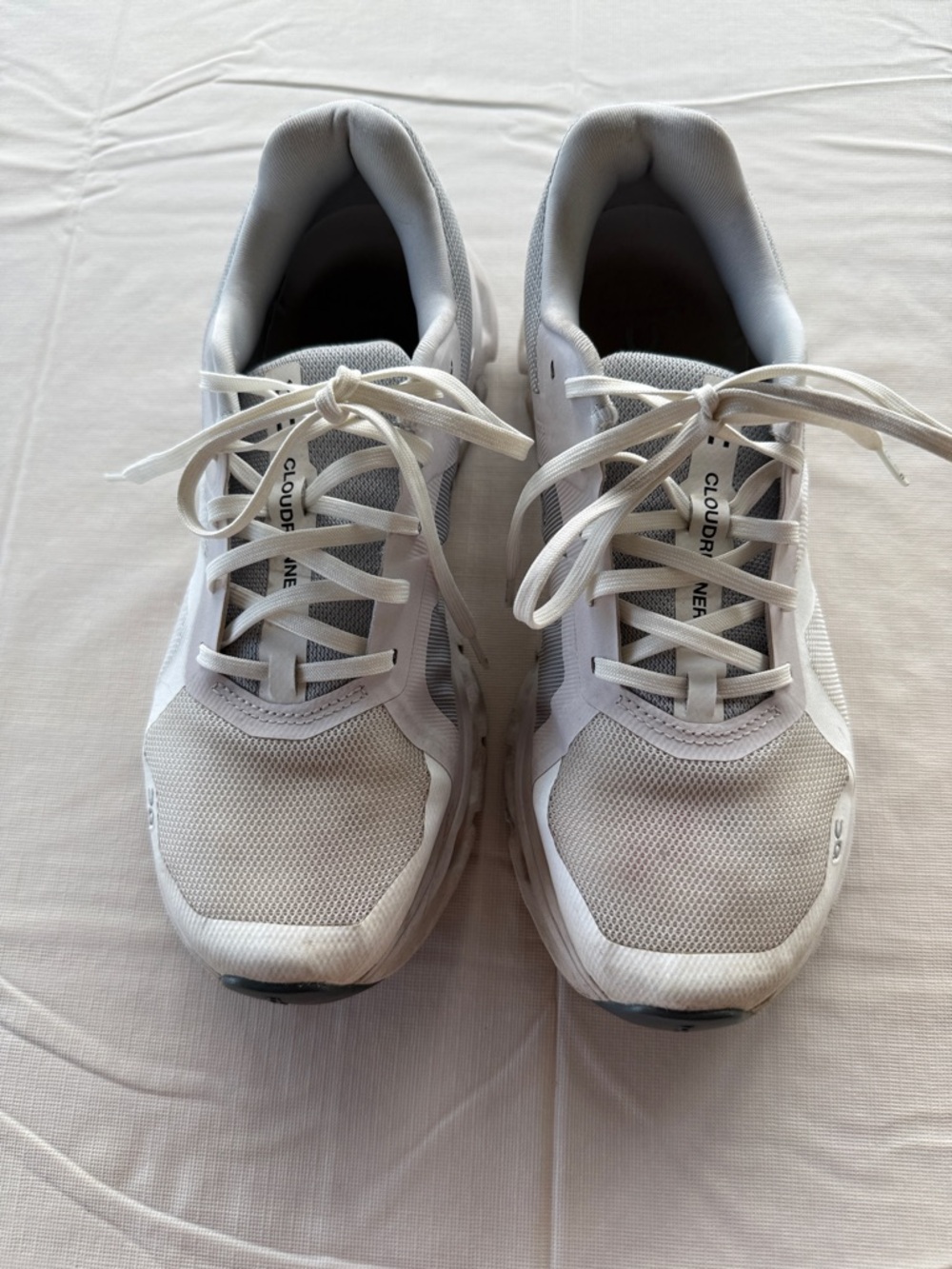On Cloud Runner White and Light Gray Women's Athletic Sneakers size 8.5